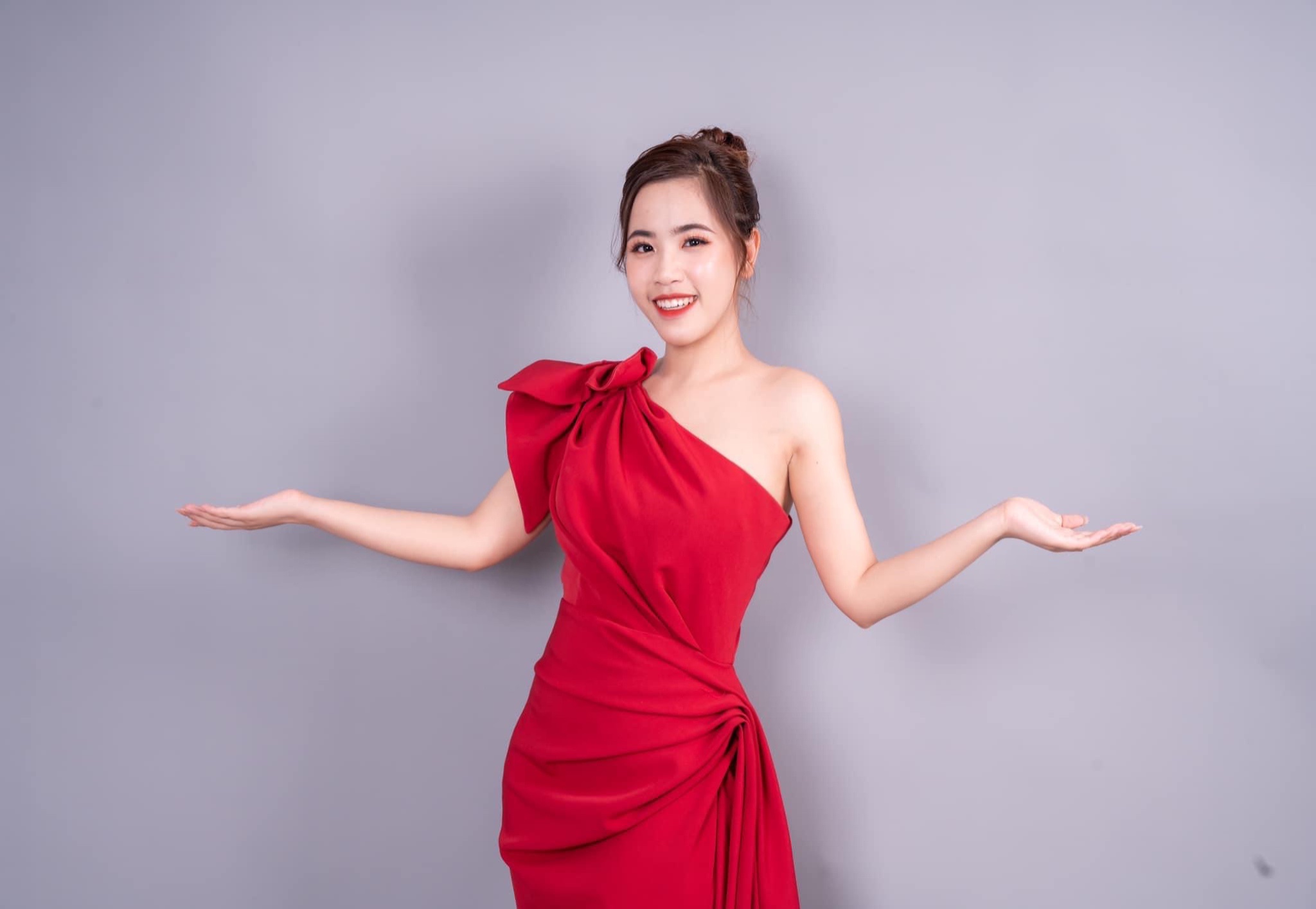 Giảng viên Hồng Quyên