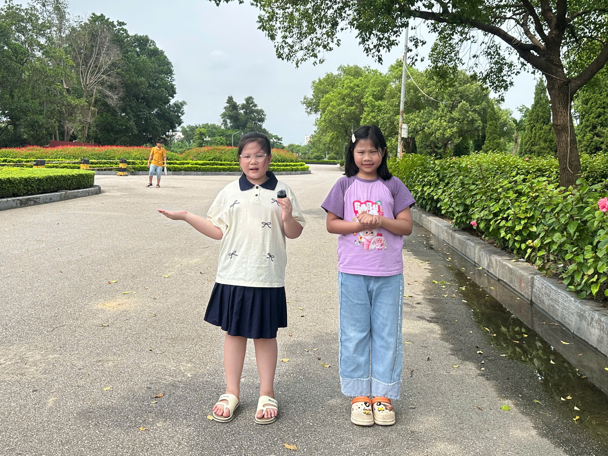 Học viên lớp MC nhí thực hành dẫn hiện trường