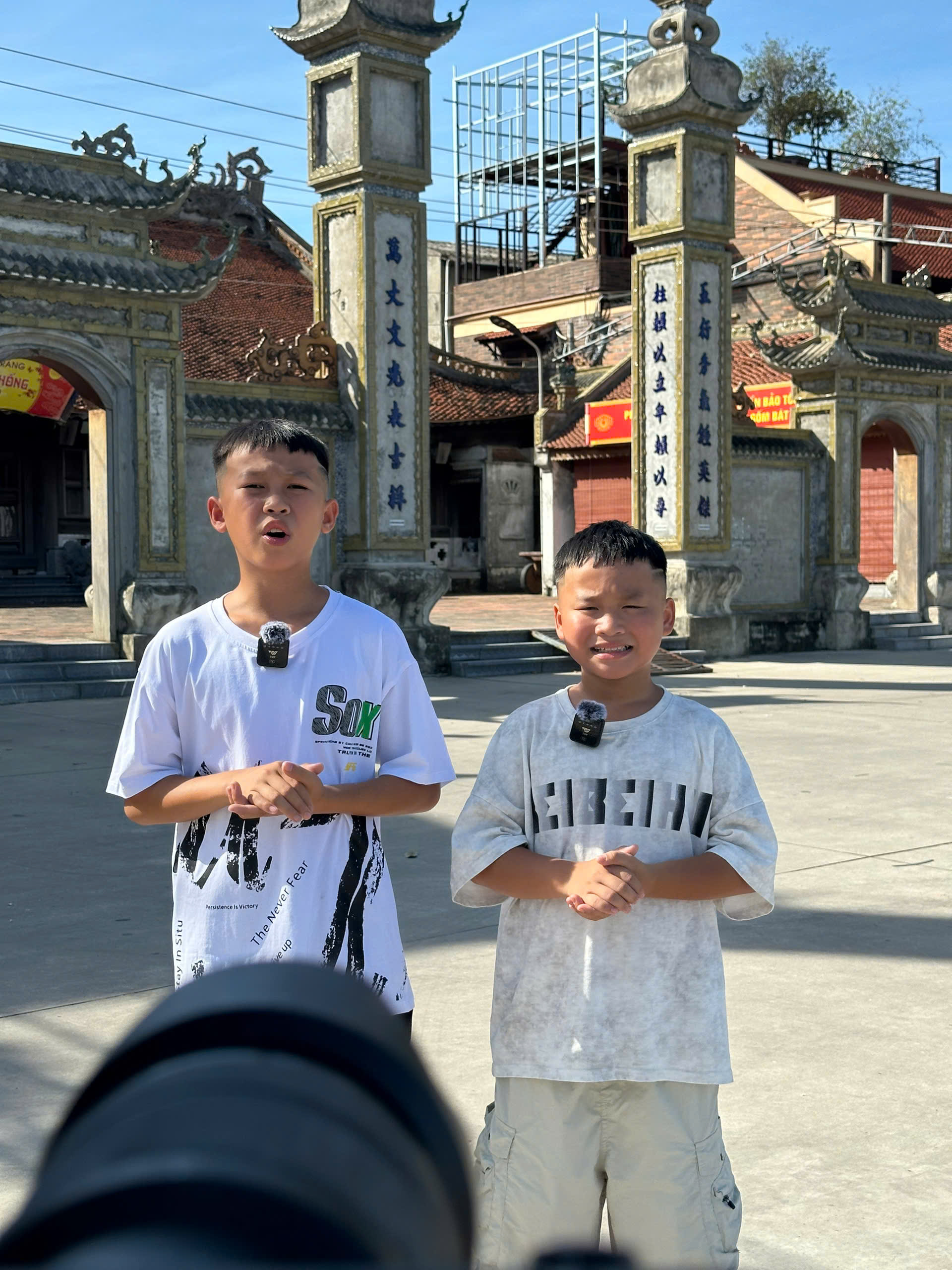 Trải nghiệm ghi hình tại Làng gốm Bát Tràng của Lớp MC nhí
